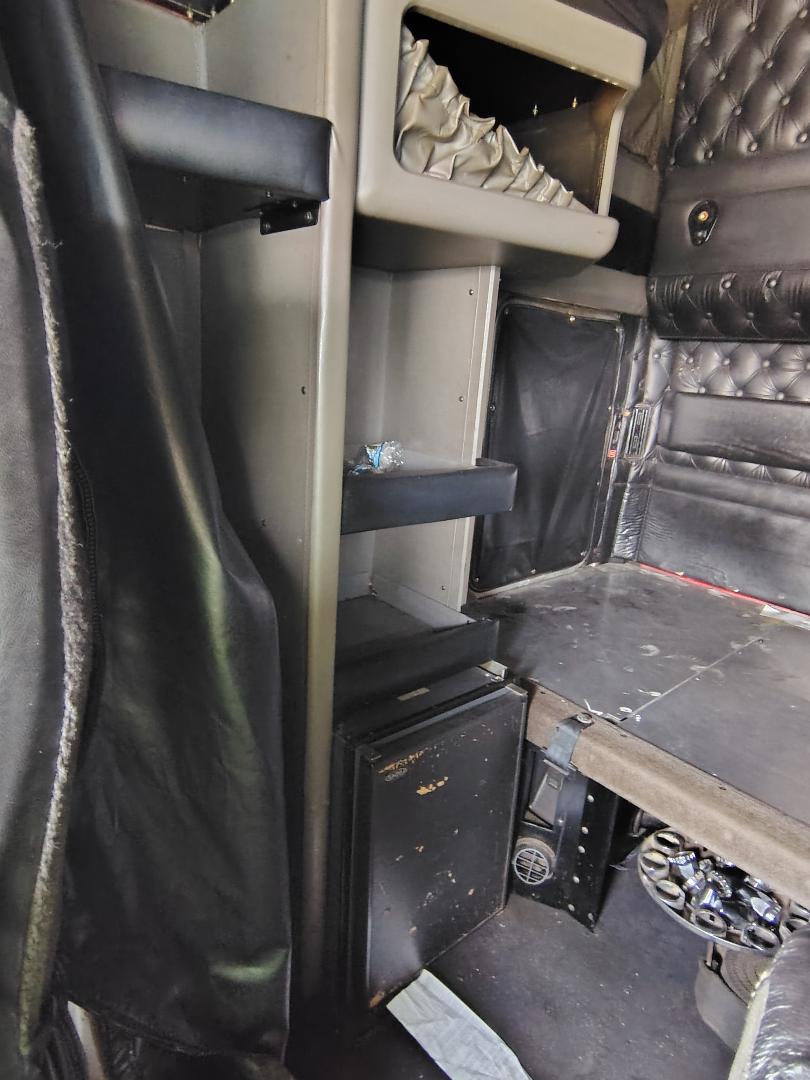 2007 KENWORTH W900 - Image 21